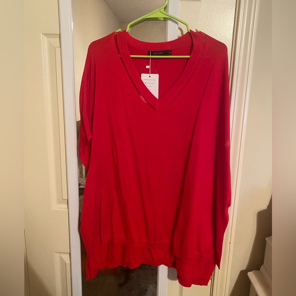 Red oversized tee